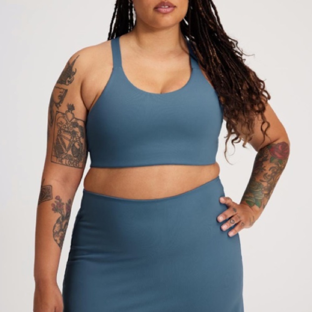 Girlfriend Collective monarch blue Lou sports bra